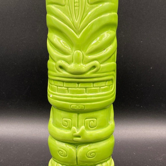 KC Hawaii Tiki Vase or Tumbler lime green ceramic tiki mask 2011 USA - Picture 1 of 9